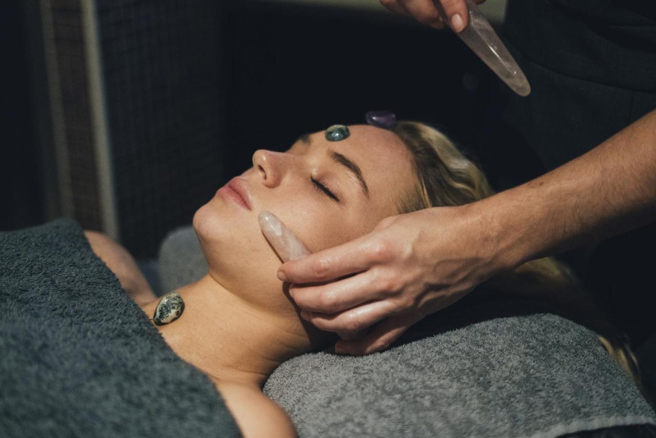 Boringdon Hall Hotel And Spa Plymouth Exterior photo A woman receiving a facial treatment