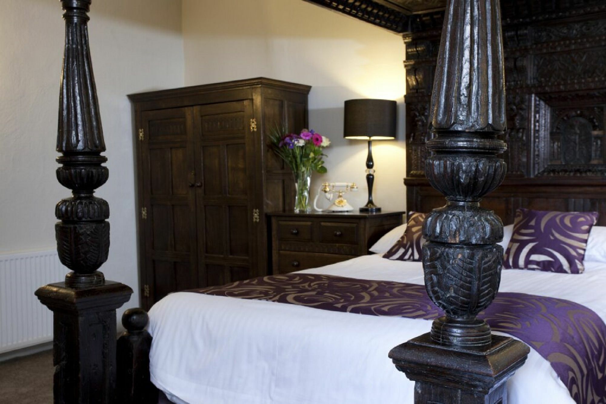 Boringdon Hall Hotel And Spa Plymouth Exterior photo The bed in the room